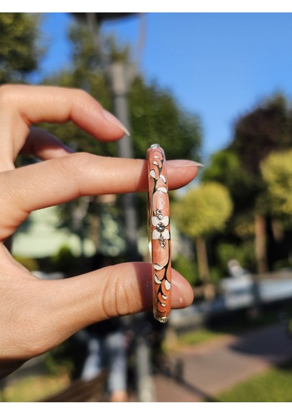 Mineli Bileklik Renkli Çiçek ve Yaprak Desenli Taşlı Bileklik Sevgiliye Hediye Kutulu Paket