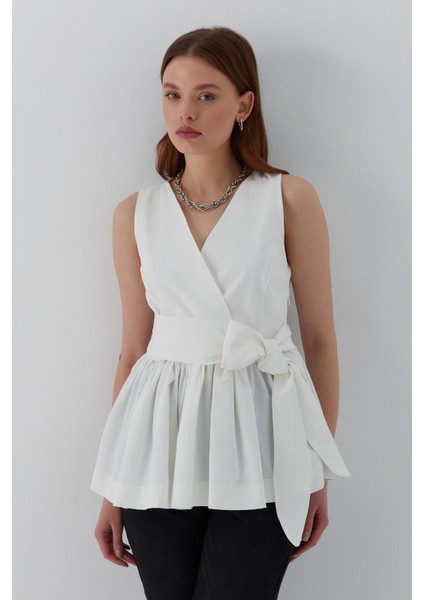 Kuşak Bağlamalı Kolsuz Bluz Beyaz