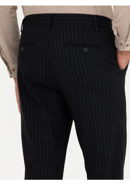 Erkek Lacivert Carrot Fit Kanvas Pantolon 50273976-VR033