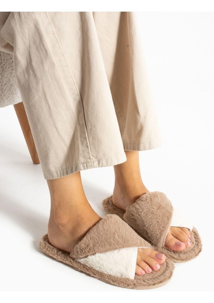 Taba Kışlık Dikişli Taban Çinçila Peluş Kumaş Burgu Terlik Sessiz Taban Ev Terliği