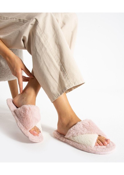 Pudra Kışlık Dikişli Taban Çinçila Peluş Kumaş Burgu Terlik Sessiz Taban Ev Terliği fırsatları