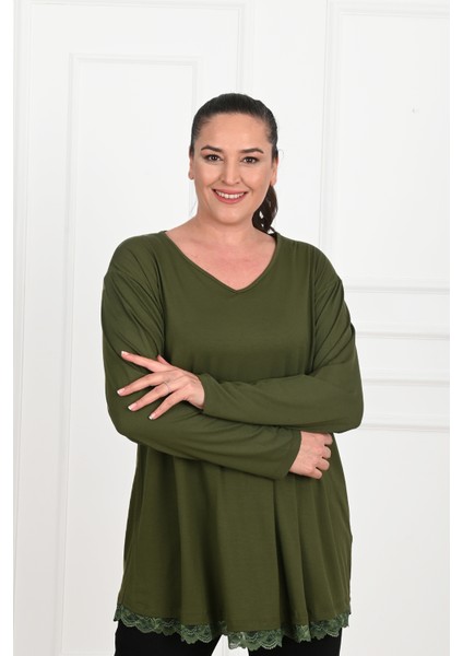 Kadın Etek Ucu Güpür Dantel Detaylı Büyük Beden Bluz 1386-23 fiyatları