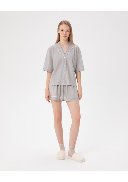Kadın Gri Biyeli Pijama Şort - Viskoz Karışımlı Kumaş, Beli Büzgülü, Paçasında Biye Detaylı, Evde Rahat ve Hafif Yazlık Pijama Şort fırsatları