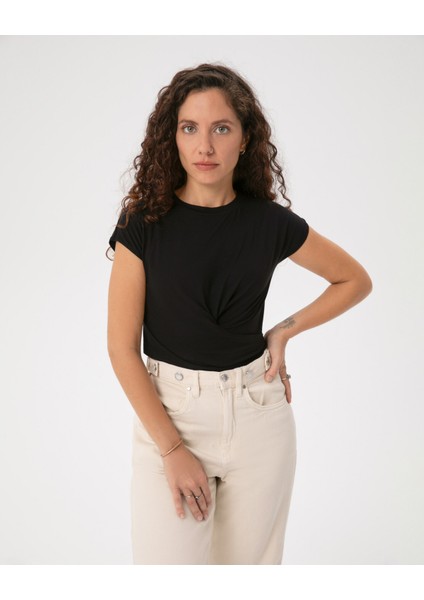 Kadın Siyah Cross Wrap Bluz - Viskoz Karışım, Önden Burgulu, Kısa Kollu, Bisiklet Yaka, Crop Boy Basic