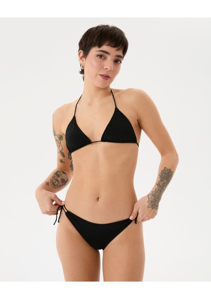 Göğüs Pedli Bağcıklı Siyah Ipli Üçgen Bikini Üstü fiyatları