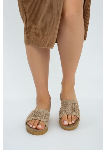 Bej Önü Açık Hasır Örgü Dış Mekan Ve Ev Terliği indirimleri