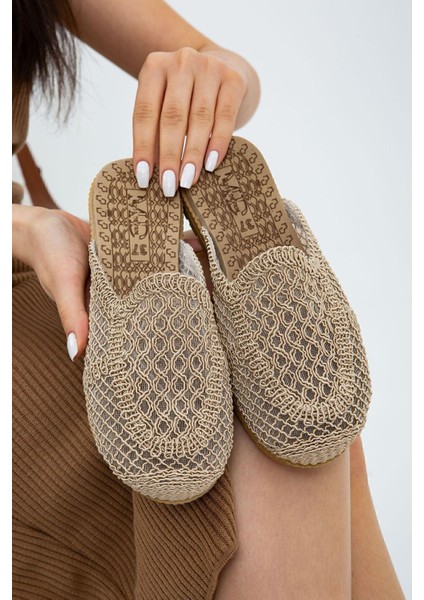 Bej Önü Kapalı Hasır Örgü Dış Mekan Ve Ev Terliği