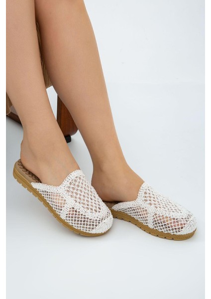 Beyaz Önü Kapalı Hasır Örgü Dış Mekan Ve Ev Terliği modelleri