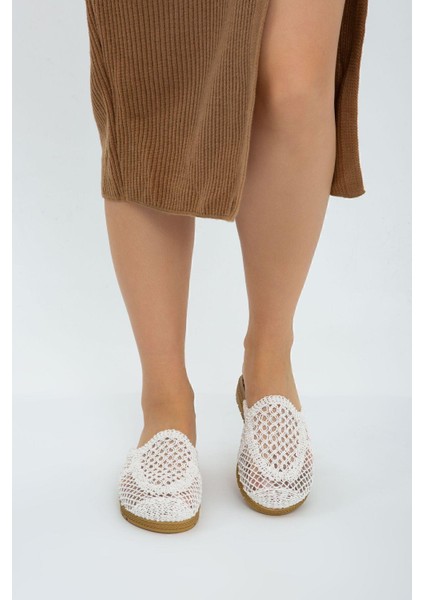 Beyaz Önü Kapalı Hasır Örgü Dış Mekan Ve Ev Terliği indirimleri