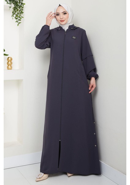 Kapüşonlu Arma ve Taş Detaylı Ferace Füme HM2710