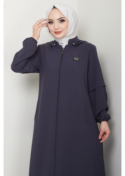 Kapüşonlu Arma ve Taş Detaylı Ferace Füme HM2710 fiyatları