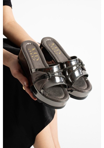 Platin Biye Dolgu Topuklu Kadın Terliği Yüksek Taban Terlik fırsatları