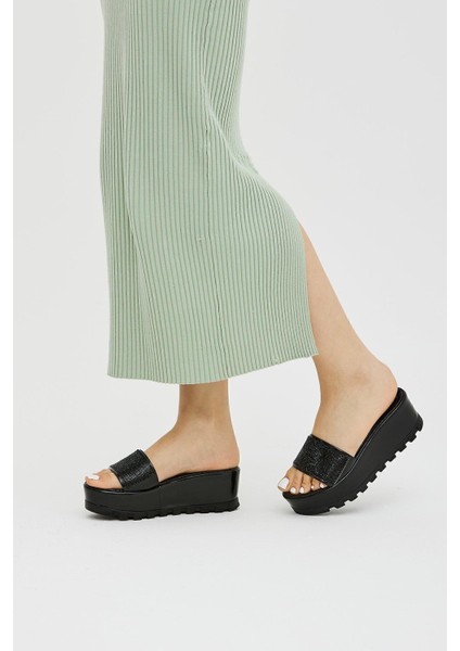 Siyah Siyah Taşlı Düz Dolgu Topuklu Kadın Terliği Yüksek Taban Terlik modelleri