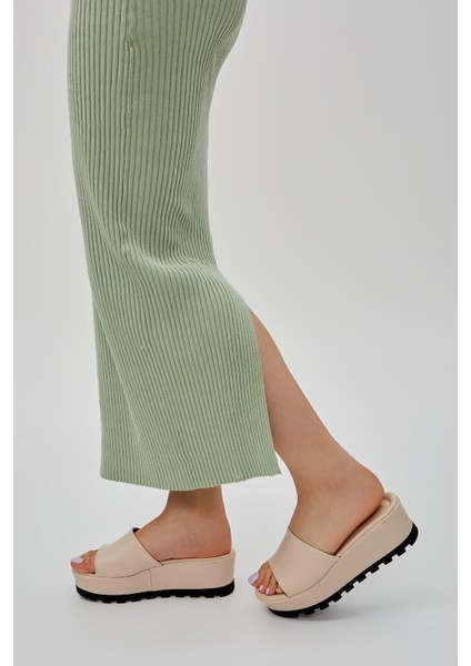 Bej Cilt Düz Dolgu Topuklu Kadın Terliği Yüksek Taban Terlik indirimleri