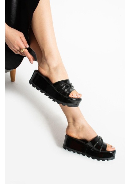 Siyah Biye Dolgu Topuklu Kadın Terliği Yüksek Taban Terlik modelleri