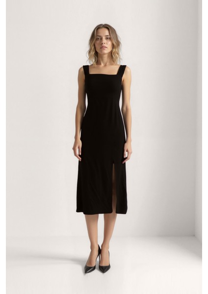 Kolları Lastikli Sıfır Kol Kare Yaka Elbise