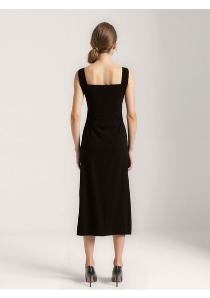 Kolları Lastikli Sıfır Kol Kare Yaka Elbise indirimleri