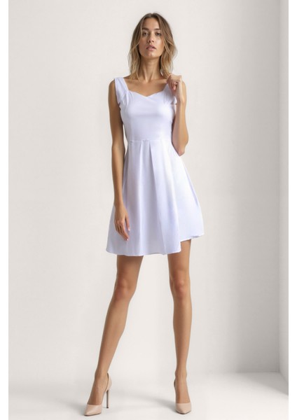 Kalp Yaka Sıfır Kol Pileli Elbise fırsatları