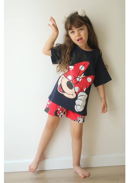 Minnie Mouse Baskılı Kız Çocuk Alt Üst Tişort ve Şort Takımı - 2'li Yazlık Set
