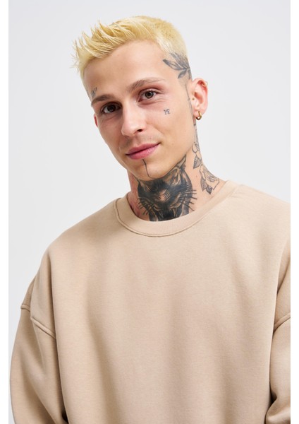 Erkek Basic Bisiklet Yaka Oversize Açık Bej Sweatshirt