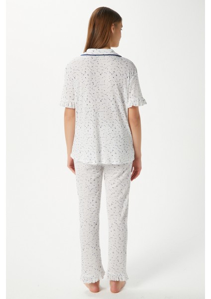 Kadın Fırfırlı Mavi Minik Çiçekli Ön Düğmeli Kısa Kol Alt Üst Pijama Takımı