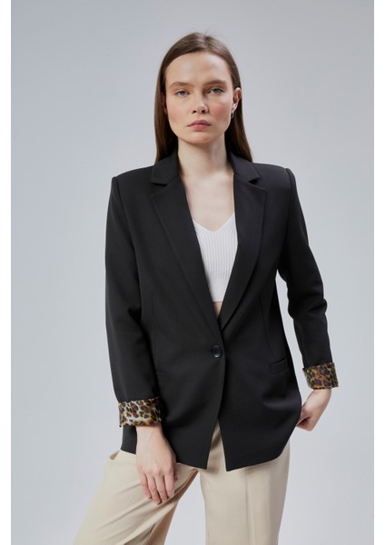 Kadın Kruvaze Yaka Kolu Katlama Detaylı Regular Vatkalı Blazer Ceket indirimleri