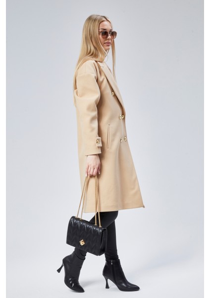 Kadın Kruvaze Yaka Düğme Detaylı Kaban