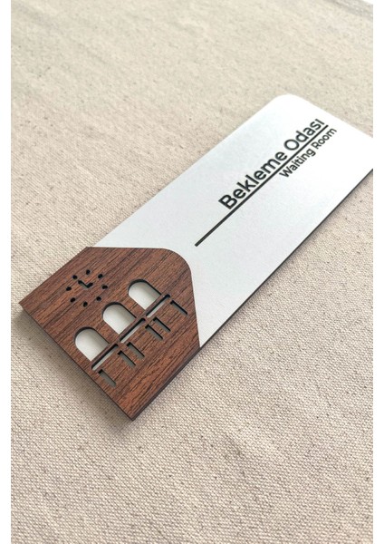 Bekleme Odası Kapı Tabelası – Mdf Yönlendirme Levhası | 19X7 cm Çift Katmanlı fiyatları