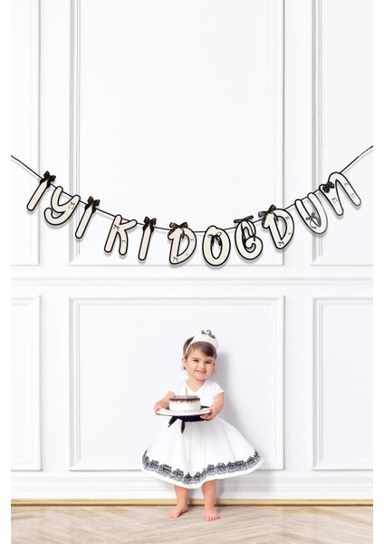 Siyah Fiyonk Iyi Ki Doğdun Banner Doğum Günü Süsü