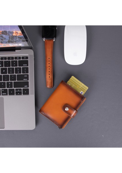 Douglas Airtag Bölmeli Hakiki Deri Cüzdan Unisex Pop-Up Mekanizmalı ve Kişiselleştirilebilir modelleri