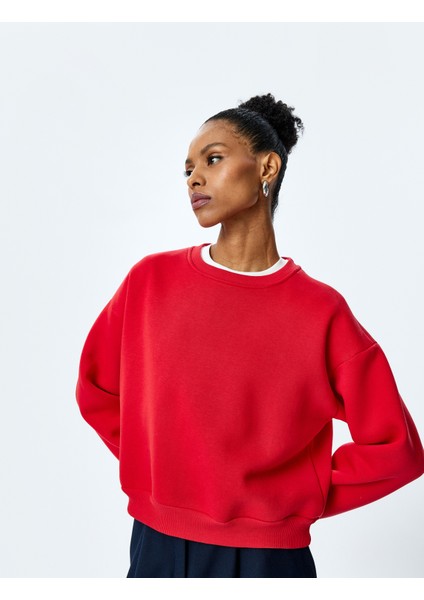 Yeni Sezon Rahat Kalıp Bisiklet Yaka Uzun Kollu Basic Sweatshirt