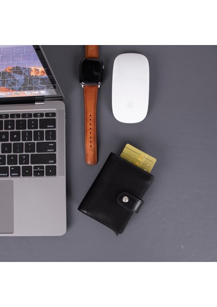 Douglas Airtag Bölmeli Hakiki Deri Cüzdan Unisex Pop-Up Mekanizmalı ve Kişiselleştirilebilir modelleri