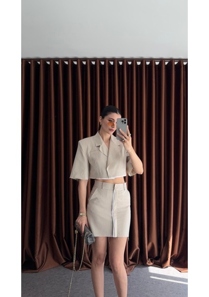 Omuz Vatkalı Çizgili Takım