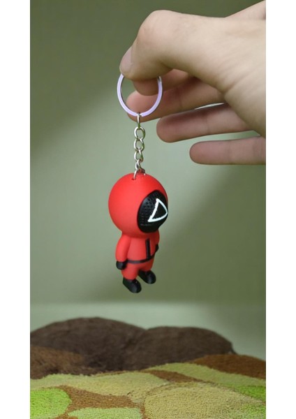 Squid Game Üçgen Asker Anahtarlık Hediyelik (1 Adet Asker)