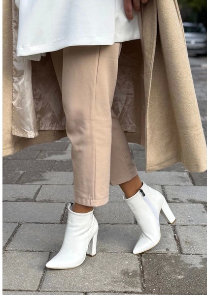 Loora Beyaz Rugan Desenli Topuklu Bot fiyatları