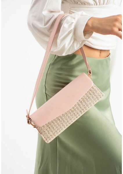 Carell Model Hasır Kadın El ve Omuz Çantası Hediye Paketi Şeklinde Gönderilir.