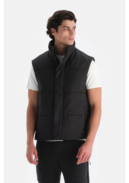 Siyah Erkek Önden Fermuar Çıtçıtlı Puffer Yelek