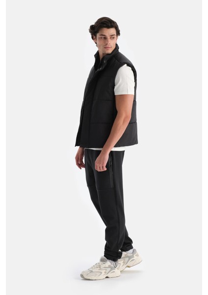 Siyah Erkek Önden Fermuar Çıtçıtlı Puffer Yelek modelleri