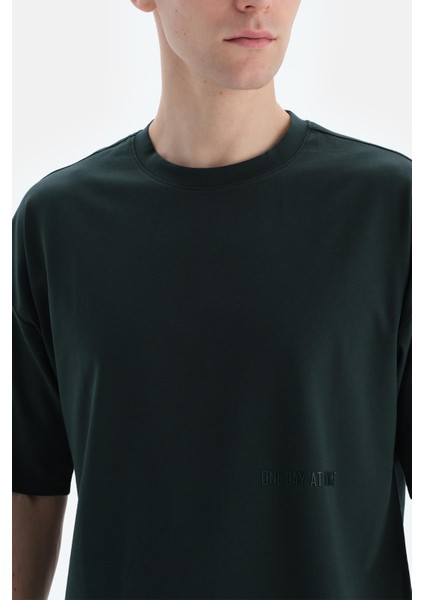 Koyu Yeşil Erkek Slogan Baskılı Tişört indirimleri