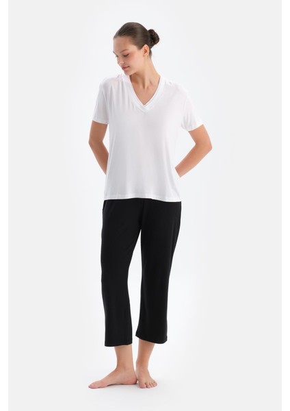 Beyaz Kadın V Yaka Pijama Takımı