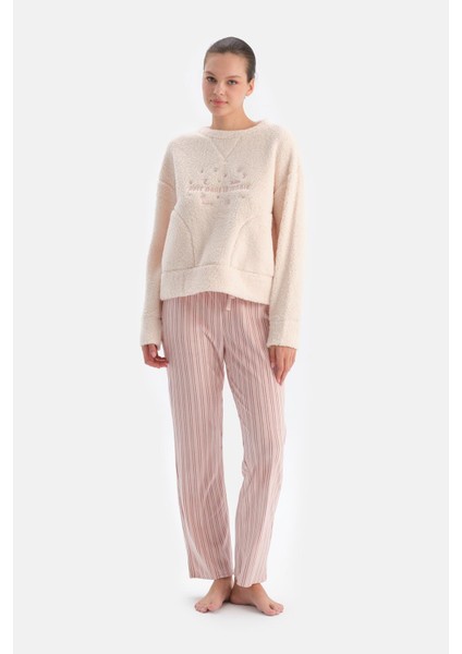 Ekru Nakışlı Polar Sweatshırtlü Pantolon Pijama Takımı