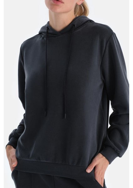 Siyah Uzun Kollu Kapüşonlu Basıc Modal Sweatshırt