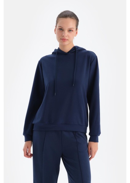 Lacivert Uzun Kollu Kapüşonlu Basıc Modal Sweatshırt