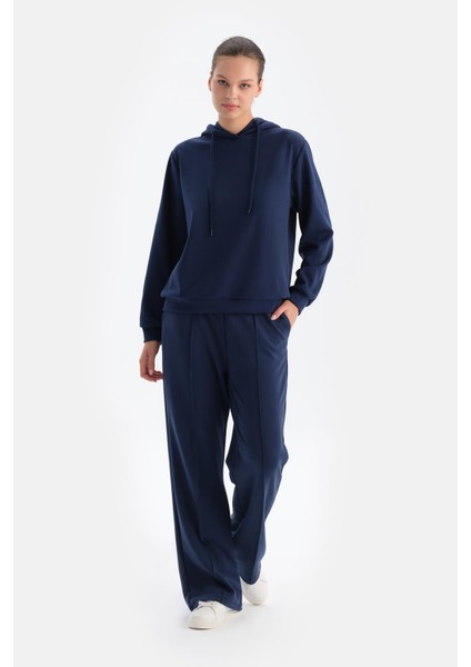 Lacivert Uzun Kollu Kapüşonlu Basıc Modal Sweatshırt