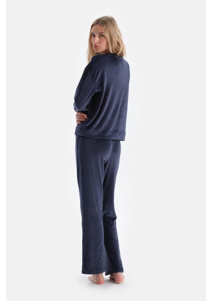 Lacivert Bisiklet Yaka Uzun Kollu Kadife Pijama Takımı