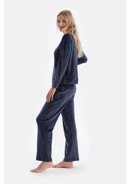 Lacivert Bisiklet Yaka Uzun Kollu Kadife Pijama Takımı