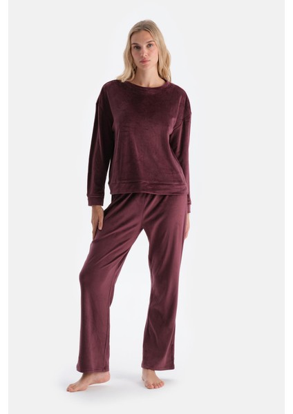 Mürdüm Bisiklet Yaka Uzun Kollu Kadife Pijama Takımı