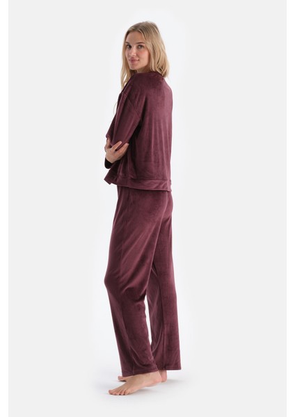Mürdüm Bisiklet Yaka Uzun Kollu Kadife Pijama Takımı