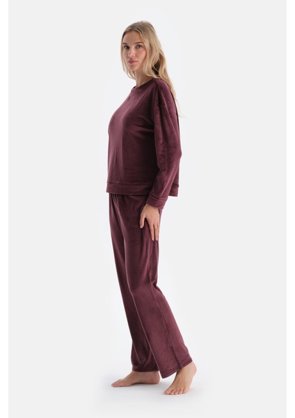 Mürdüm Bisiklet Yaka Uzun Kollu Kadife Pijama Takımı