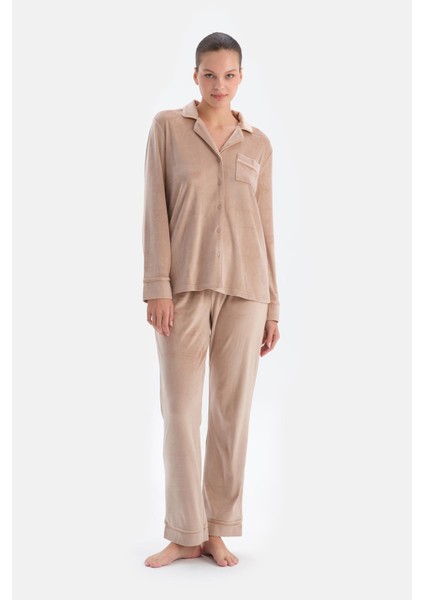 Sütlü Kahve Biye Detaylı Kadife Gömlek Pantolon Pijama Takımı